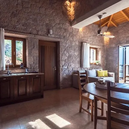 Beyond * Áyios Nikítas